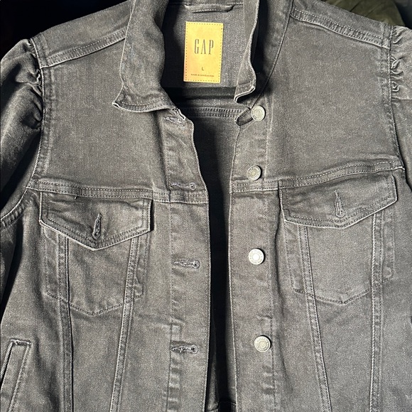 L GAP Black Puff Sleeve Classic Jean Jacket. 6 pockets total. Adjustable waist - Picture 6 of 16